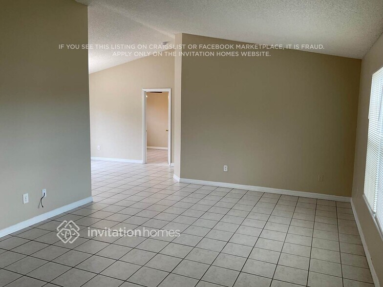 Building Photo - 1582 Wyoming Dr SE