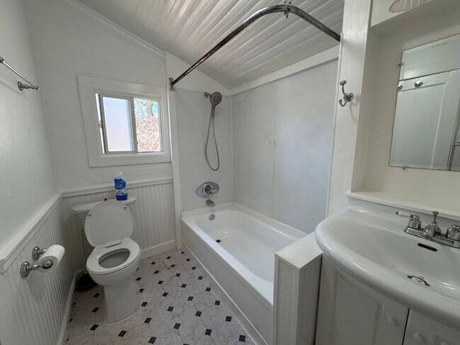 Building Photo - 1BR/1BA 740 sq.ft. SHORT TERM RENTAL in Old Bisbee, AZ