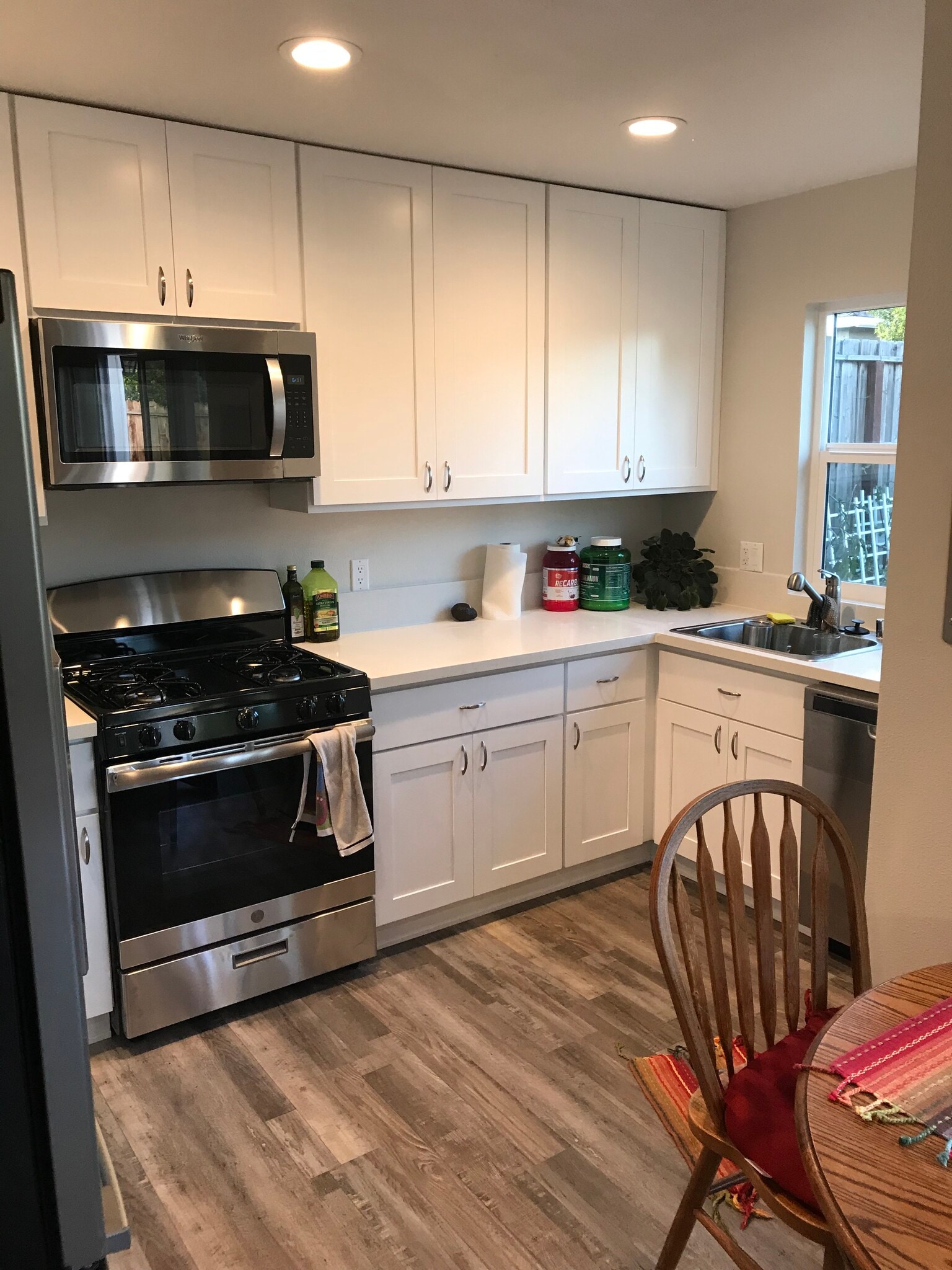 Building Photo - 430 E Bixby Rd