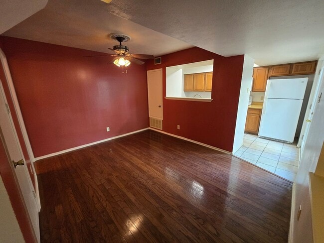 Building Photo - 2 Bed 1.5 Bath Condo in Bryan!