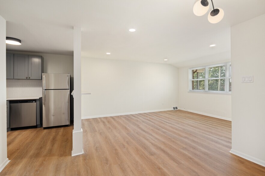 Building Photo - 5479 Quentin St