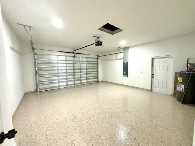 Building Photo - 3208 7th St W