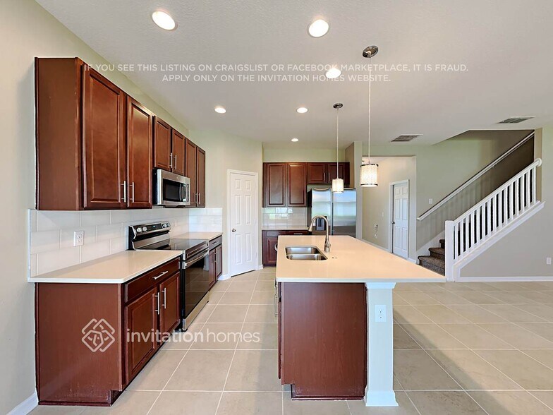 Building Photo - 1809 Castleton Dr