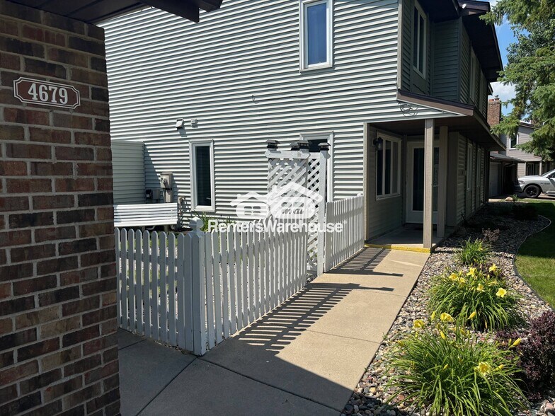 Building Photo - 4679 Sorrel Point