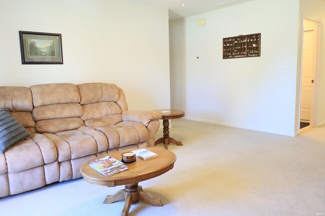 Building Photo - 610 Tealwood Dr