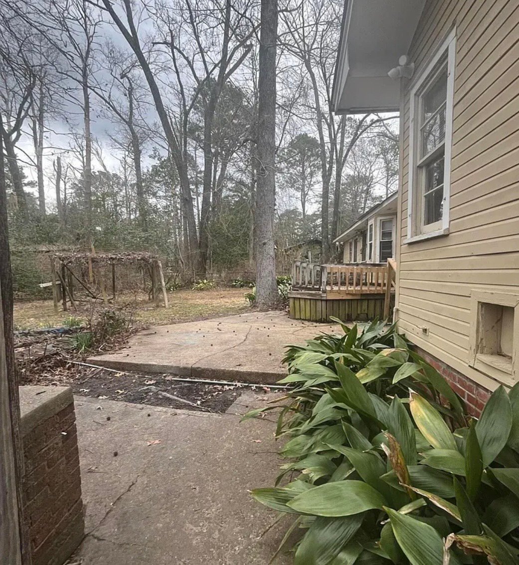 Building Photo - 3129 Adrienne Dr