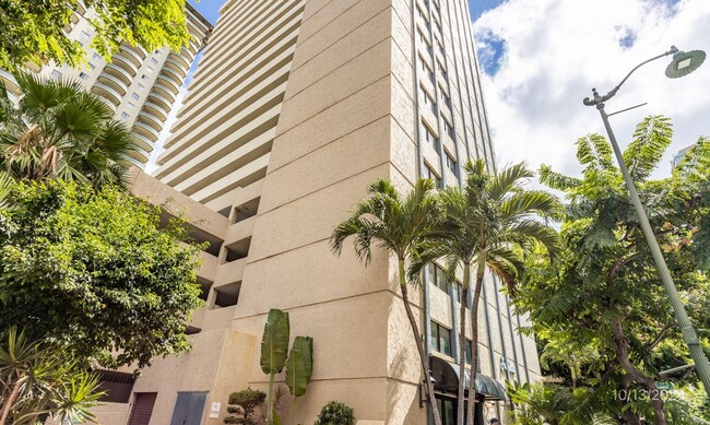 Building Photo - WAIKIKI LIFESTYLE 1BR/1BA/1PKG UNIT IN THE...