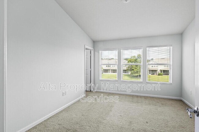 Building Photo - 6881 Woody Vine Dr