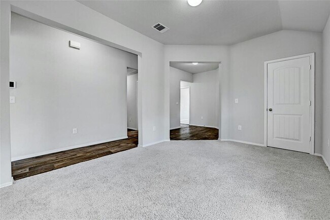 Building Photo - 5800 Shanjia Dr