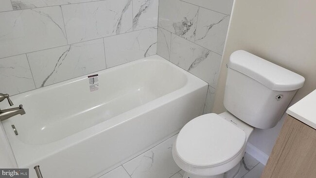 Building Photo - 2055 Pilgrim Dr