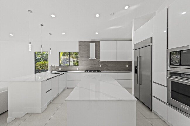 Building Photo - 4798 NW 25th Way