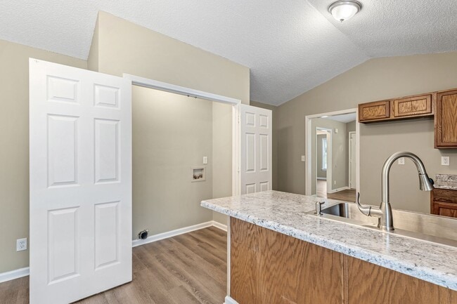 Building Photo - Welcome to this charming 4 bedroom, 2 bathroom home located in Greensboro, NC.