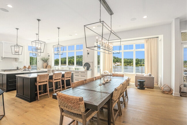 Building Photo - 6736 Saugatuck Bch Rd