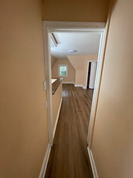 Building Photo - 3215 Summer St