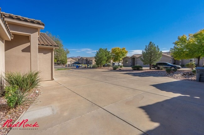 Building Photo - 484 N 2480 W