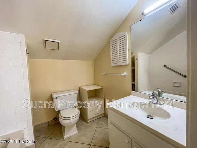 Building Photo - 1550 Palm Ave