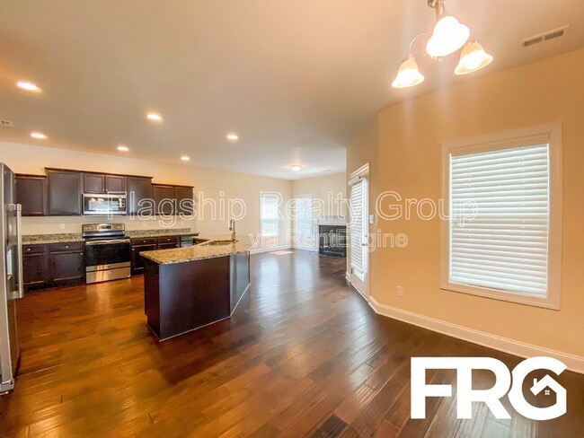 Building Photo - 112 Quail Hollow Dr