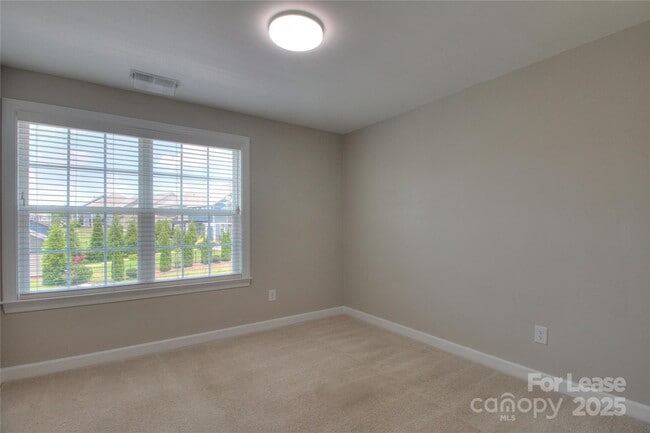 Building Photo - 3013 Hamilton Mill Dr