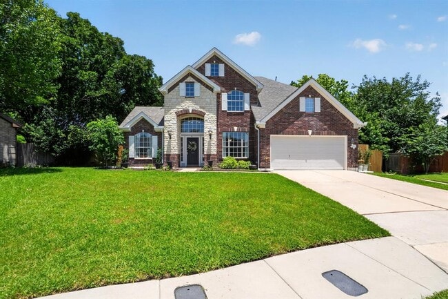 Building Photo - 300 N Carriage Hills Dr