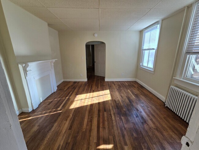 Building Photo - 217 E Leigh St