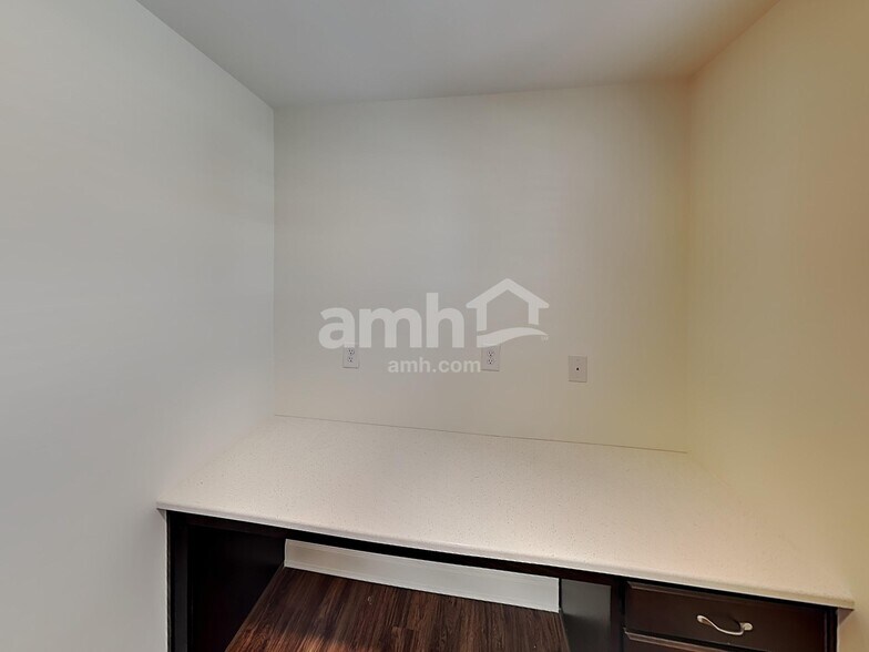 Building Photo - 137 Hazel Pk Dr