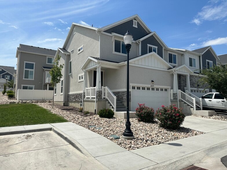 Building Photo - 4327 W Hemsley Ln