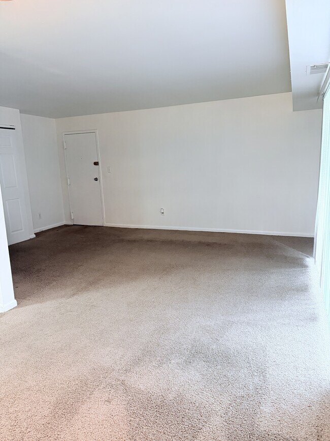 Building Photo - 1022 Adams Ave