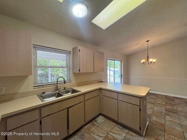 Building Photo - 5317 Woodridge Ln