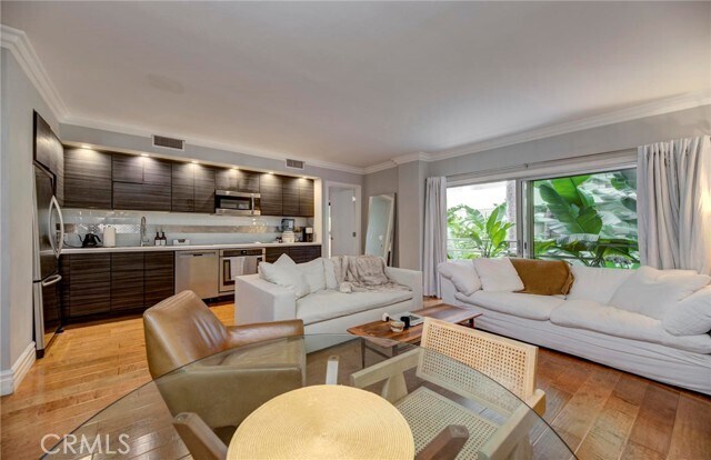 Building Photo - 1131 Alta Loma Rd