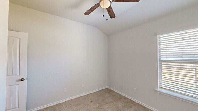 Building Photo - CHECK OUT THIS 4 BEDROOM, 2 BATH, 3 CAR GARAGE HOME IN HARKER HEIGHTS!