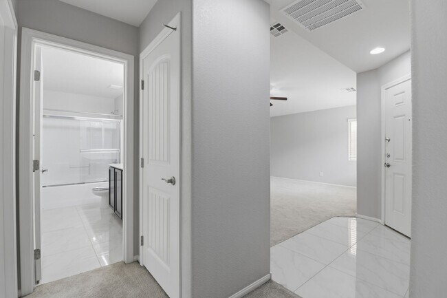 Building Photo - SW!!! Casita!!!! Single Story!!! 4 Bedrooms!!! Gated!!! End or Cut De Sac!!! Community green area...