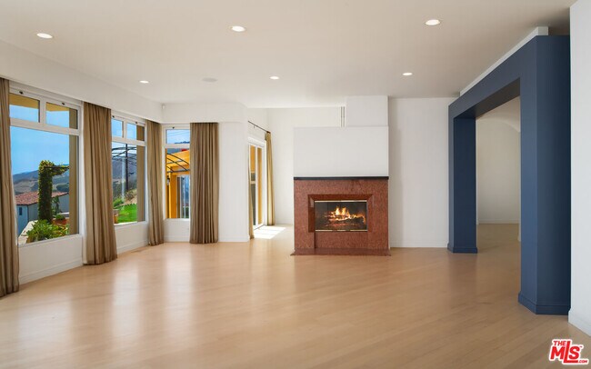Building Photo - 3235 Rambla Pacifico St