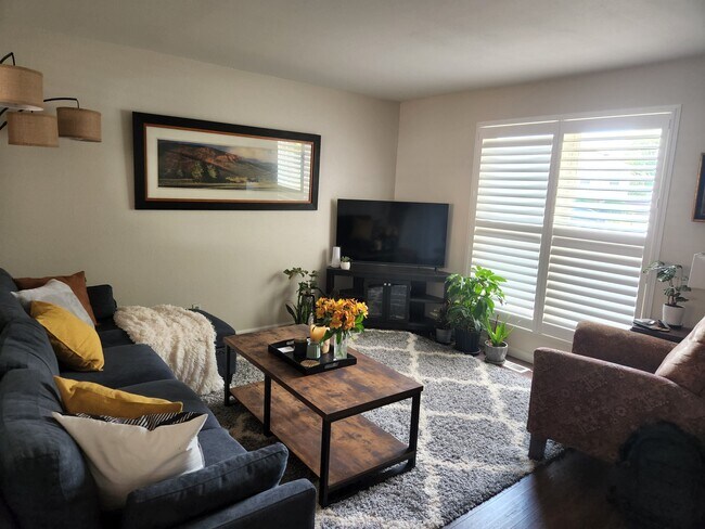 Building Photo - 10913 Forest Cir