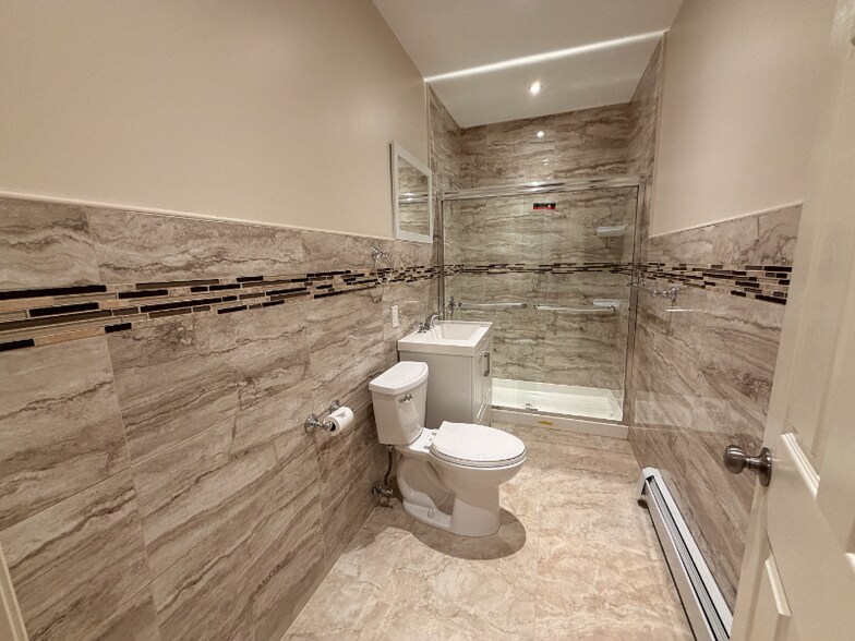 Building Photo - 2320A Powell Ave