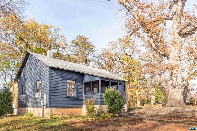 Building Photo - 2580 Nydrie Dr