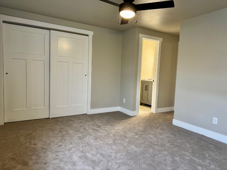 Building Photo - 4512 Pierce Ave