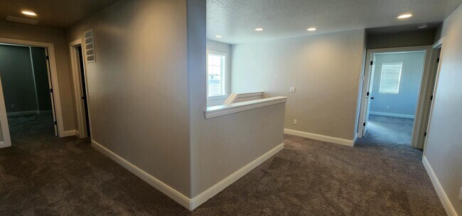 Building Photo - 3790 E Levin Dr