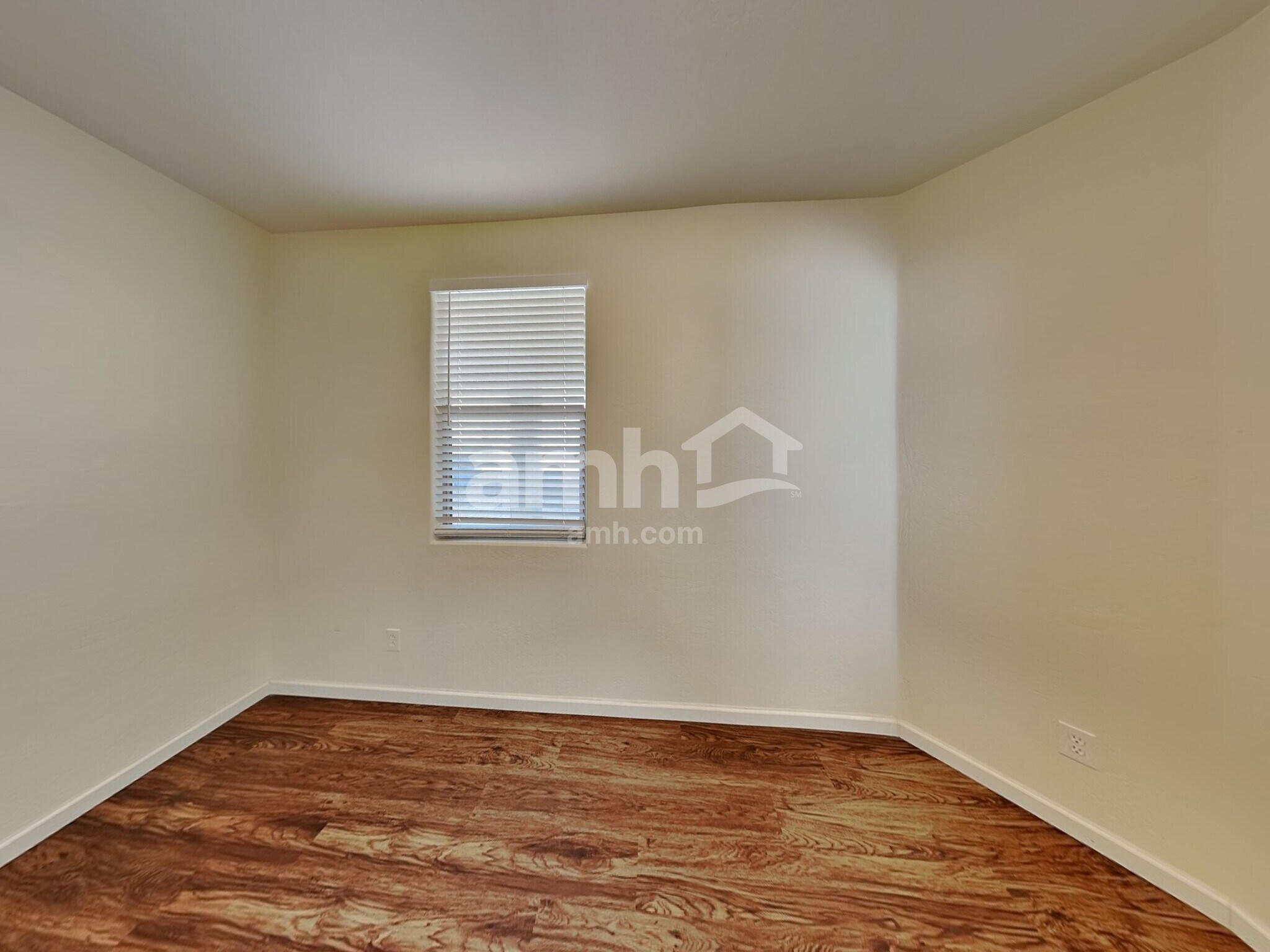 Building Photo - 2975 E Merlot St