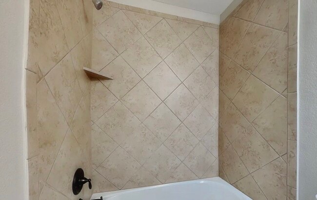 Building Photo - MOVE IN READY