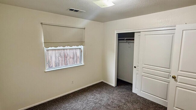 Building Photo - 945 Don Medico Dr