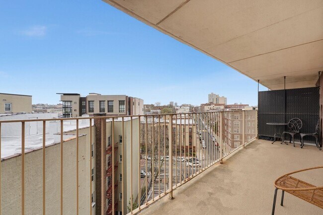 Building Photo - 6040 JFK Blvd E