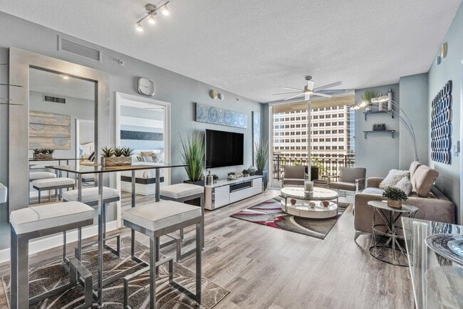 Building Photo - 550 Okeechobee Blvd