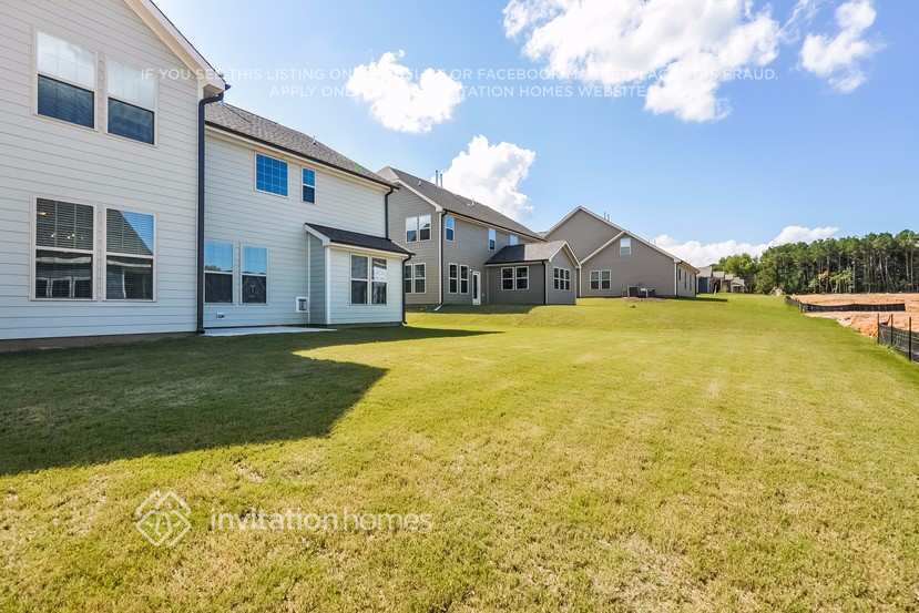 Building Photo - 41 Needham Ln