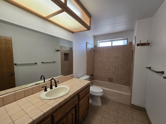 Building Photo - 905 Cimarron Ct