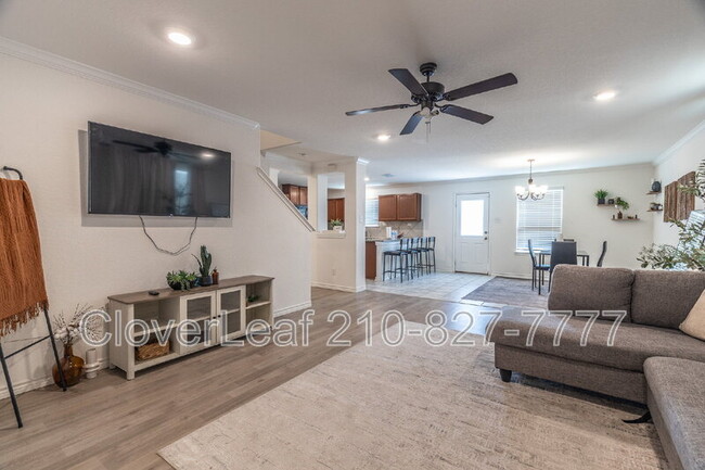 Building Photo - 10406 Labrado Dr
