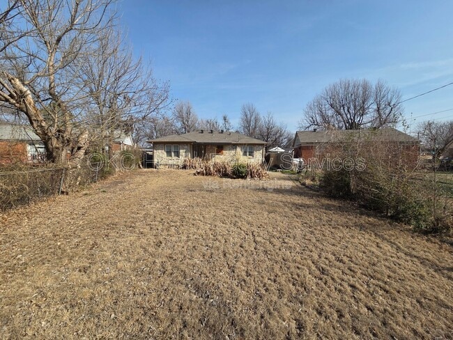 Building Photo - 3832 NW 17th St