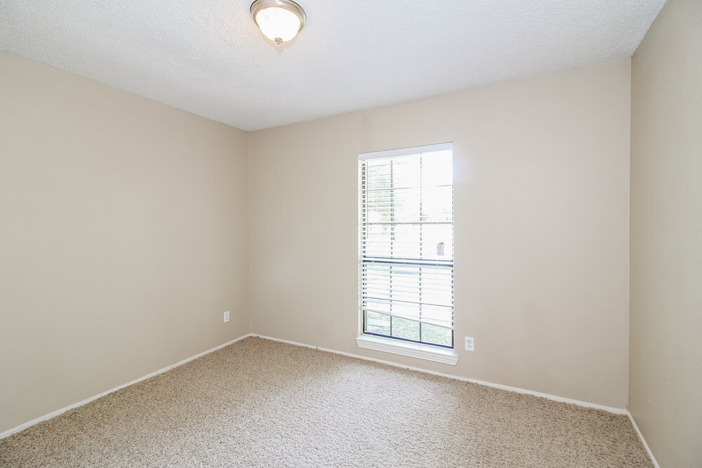 Building Photo - 1037 Eagle Ct