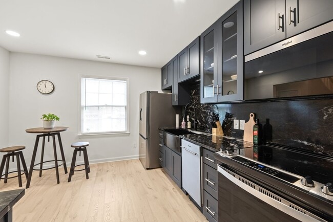 Building Photo - Newly Remodeled Townhome in Fourth Ward – ...