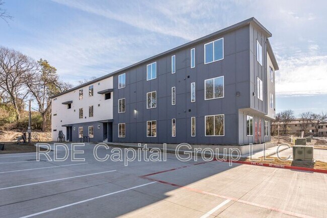 Building Photo - 948 S Corinth St Rd