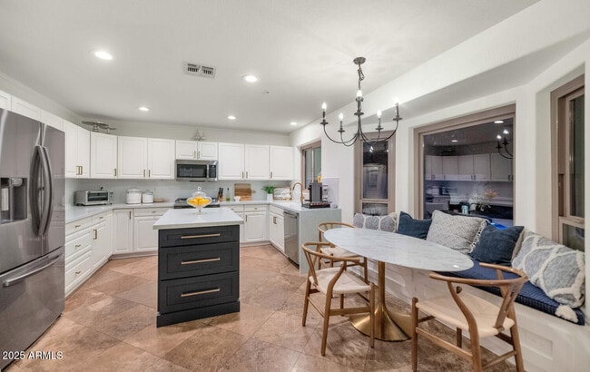 Building Photo - 9617 E Friess Dr